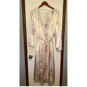 PINK Victoria's Secret Floral Satin Robe - Cream and Pink